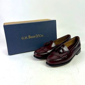 Men's size 10 G.H. Bass & Co. Layton Burgundy Loafers.